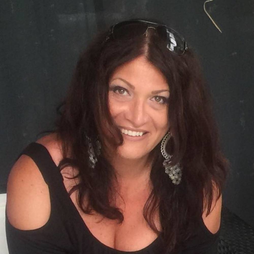 Meet your Posher, Violeta